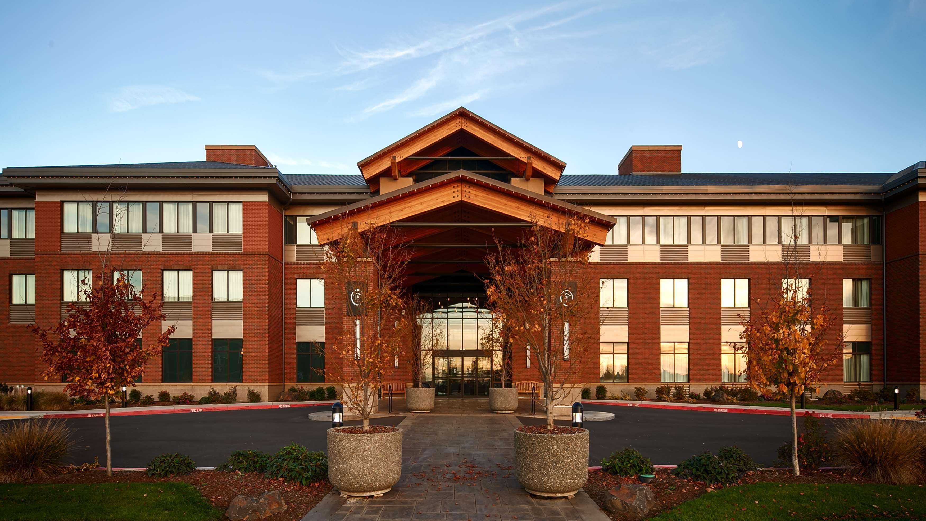 Best Western Premier Boulder Falls Inn Lebanon Bagian luar foto