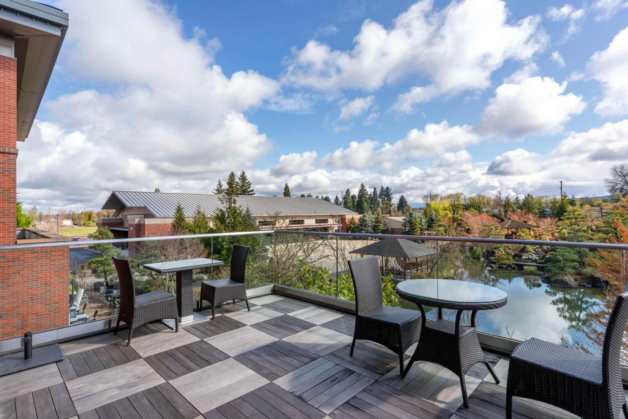 Best Western Premier Boulder Falls Inn Lebanon Bagian luar foto